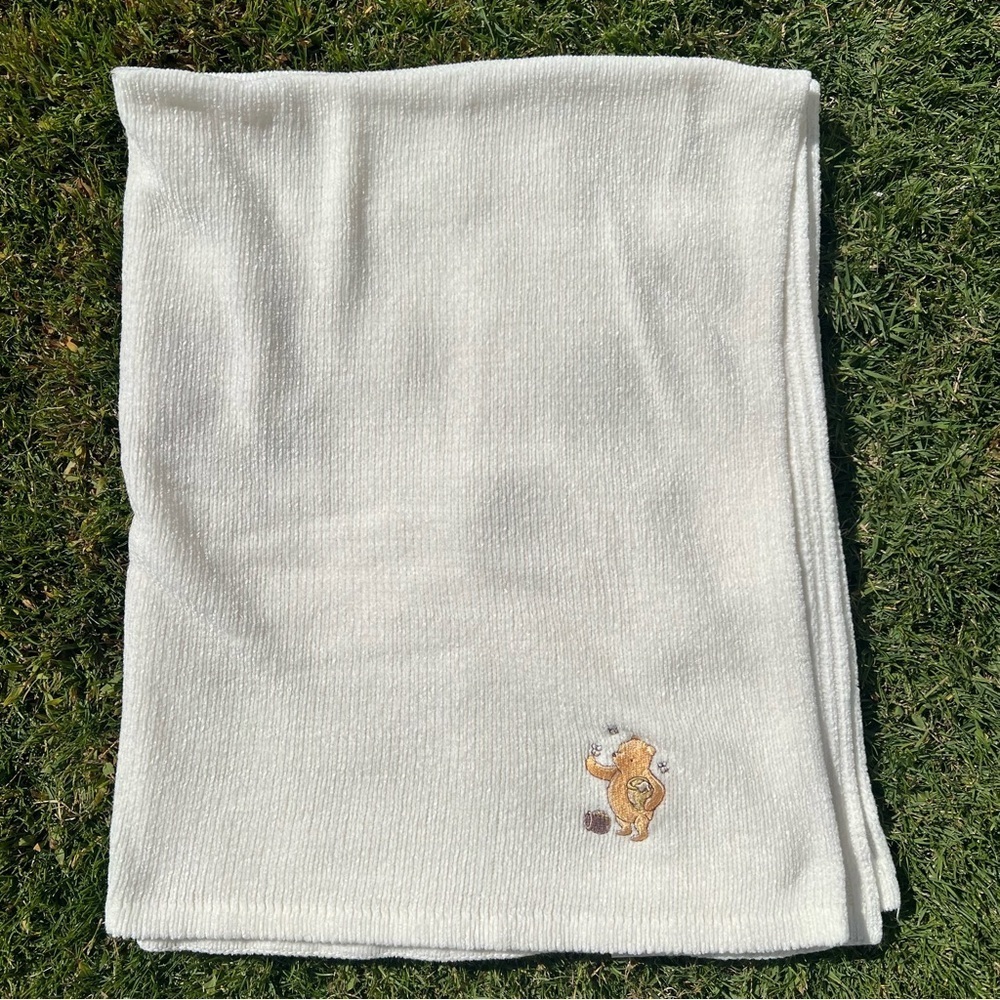 Vintage Classic Pooh Embroidered Chenille Baby Blanket Cream Honey Pot 31x39 GUC